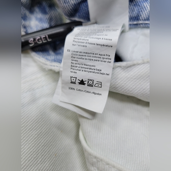 Refuge denim two-toned high-rise mom shorts - Picture 4 of 5